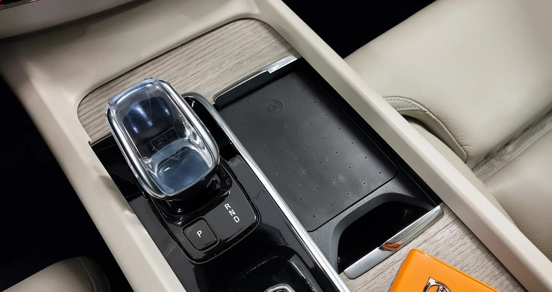 Volvo XC 60 cena 177900 przebieg: 84252, rok produkcji 2022 z Dąbrowa Górnicza małe 466